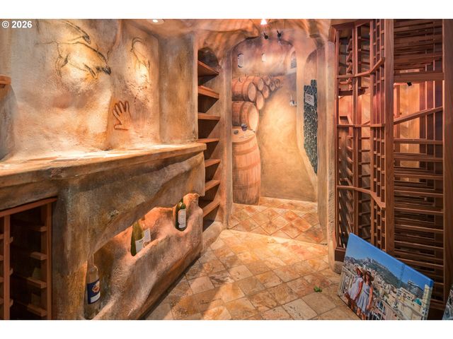 1606 S CAREY Ln, Portland, OR 97219