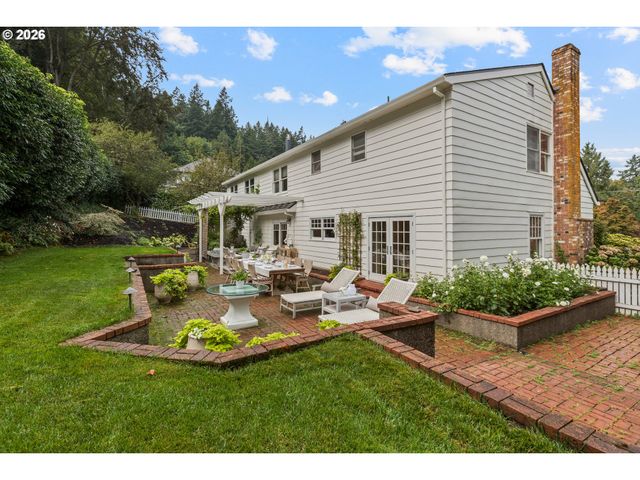 1606 S CAREY Ln, Portland, OR 97219