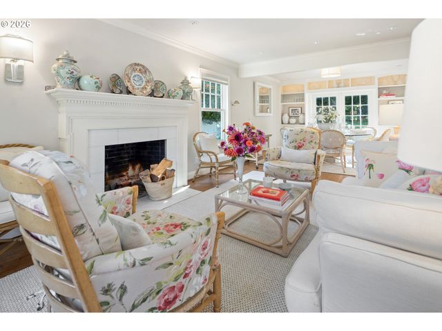 1606 S CAREY Ln, Portland, OR 97219