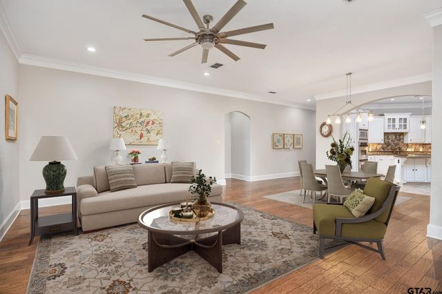 104 Elm Tree Cir, Bullard, TX 75757