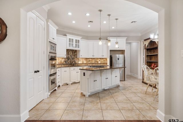 104 Elm Tree Cir, Bullard, TX 75757