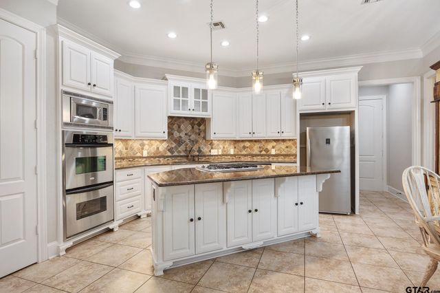 104 Elm Tree Cir, Bullard, TX 75757