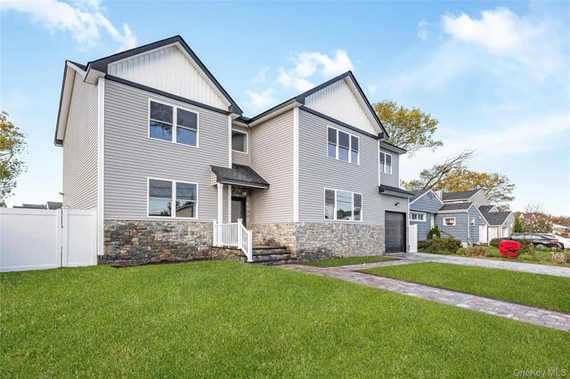 224 Oconnell Street, Massapequa Park, NY 11762