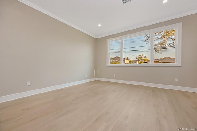224 Oconnell Street, Massapequa Park, NY 11762