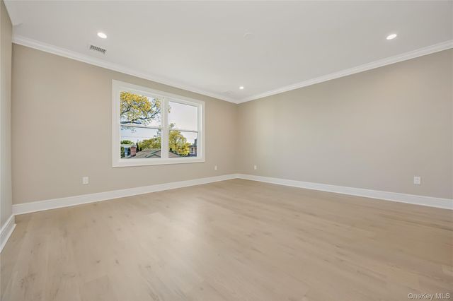 224 Oconnell Street, Massapequa Park, NY 11762