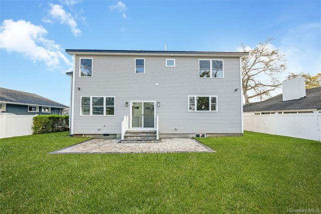 224 Oconnell Street, Massapequa Park, NY 11762
