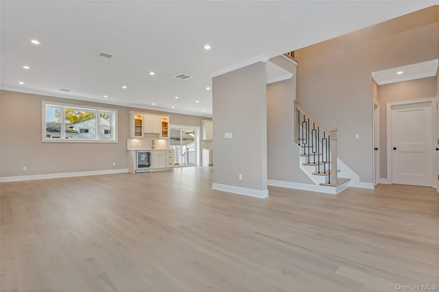 224 Oconnell Street, Massapequa Park, NY 11762
