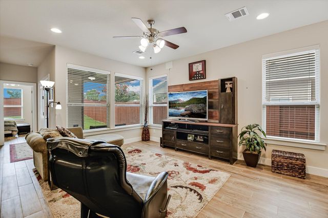 528 High Tech DR, Georgetown, TX 78626