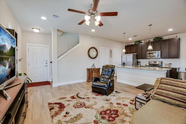 528 High Tech DR, Georgetown, TX 78626