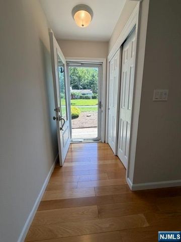 623 Doriskill Court, River Vale, NJ 07675