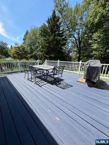 623 Doriskill Court, River Vale, NJ 07675
