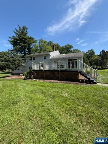 623 Doriskill Court, River Vale, NJ 07675