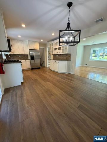 623 Doriskill Court, River Vale, NJ 07675