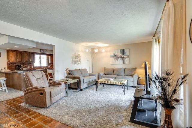 317 E Linwood Avenue, Akron, OH 44301