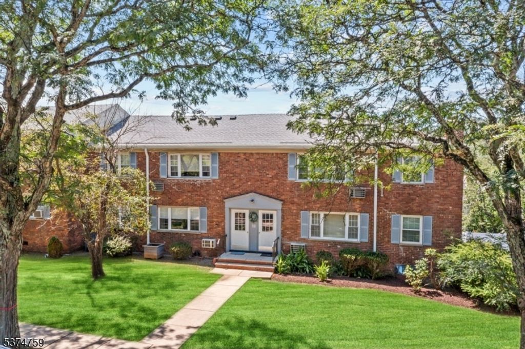 18 Wedgewood Drive-26, Verona Twp., NJ 07044