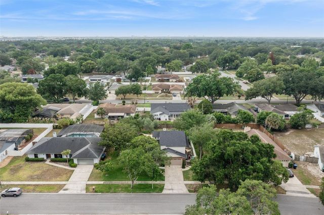 8328 CROSSWICKS DRIVE, Orlando, FL 32819