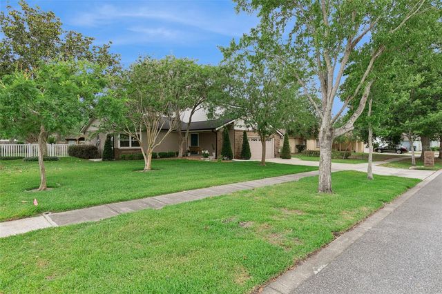 8328 CROSSWICKS DRIVE, Orlando, FL 32819