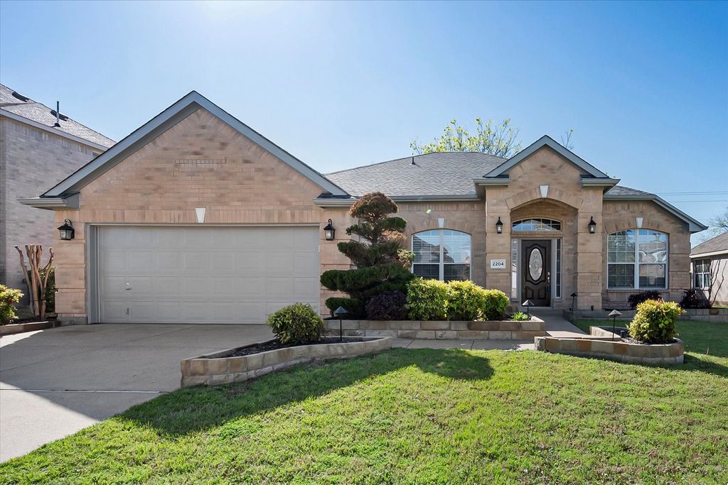 2204 Windcastle Drive, Mansfield, TX 76063