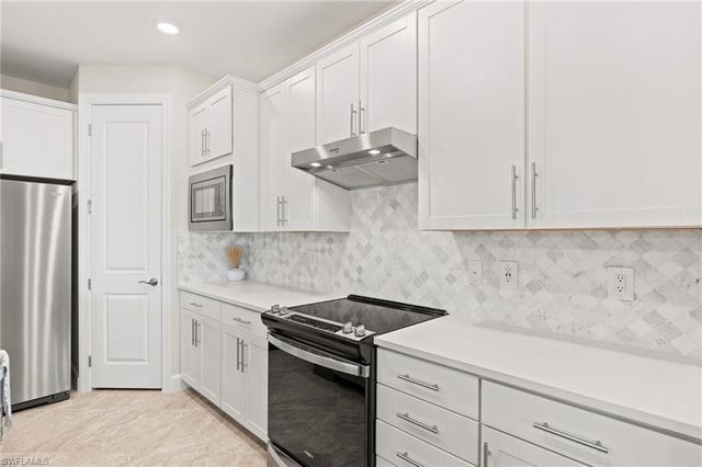 17039 Oakstead DR, Alva, FL 33920