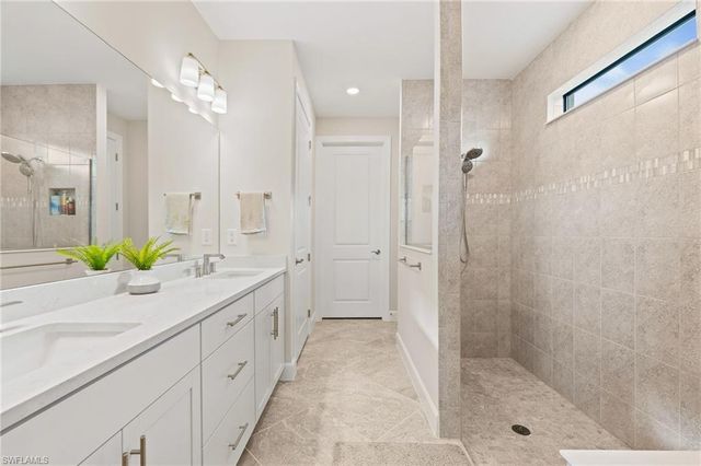 17039 Oakstead DR, Alva, FL 33920