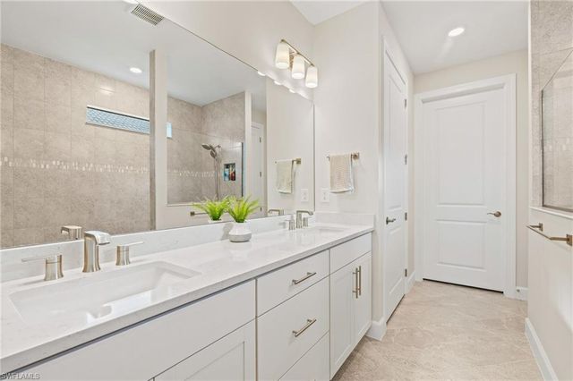 17039 Oakstead DR, Alva, FL 33920