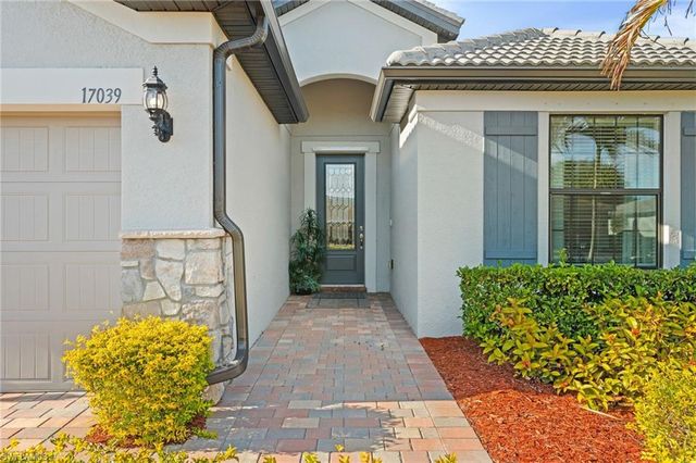 17039 Oakstead DR, Alva, FL 33920