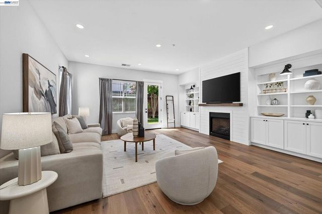 5830 Dresslar Cir, Livermore, CA 94550