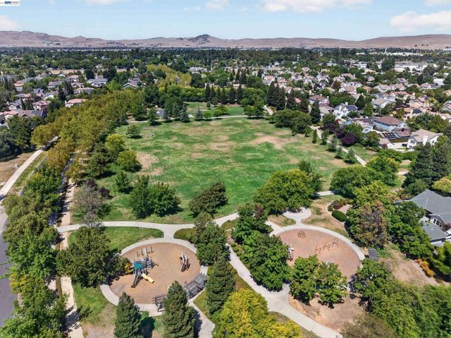 5830 Dresslar Cir, Livermore, CA 94550