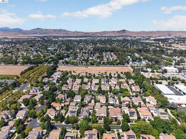5830 Dresslar Cir, Livermore, CA 94550