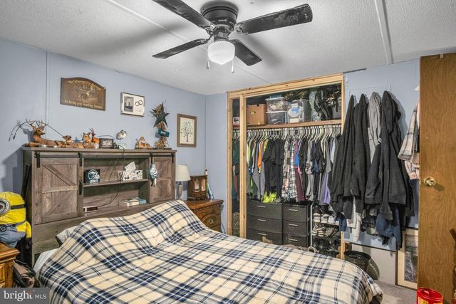 21 WILLOW TREE LN, Dover, PA 17315