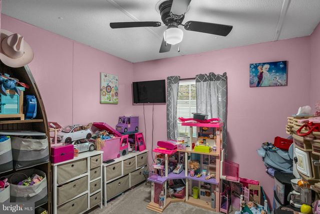 21 WILLOW TREE LN, Dover, PA 17315