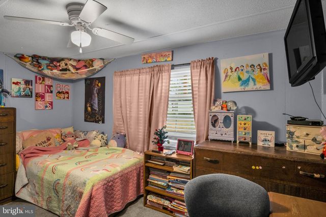 21 WILLOW TREE LN, Dover, PA 17315