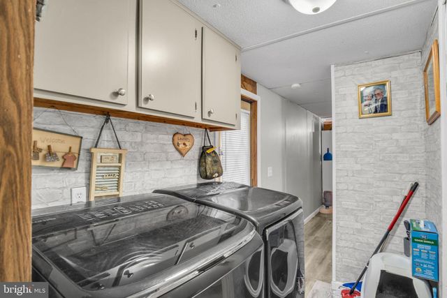 21 WILLOW TREE LN, Dover, PA 17315