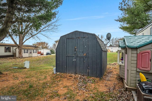 21 WILLOW TREE LN, Dover, PA 17315