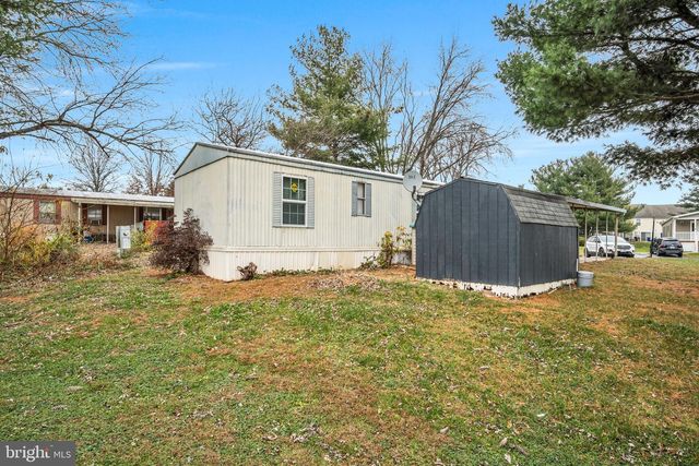 21 WILLOW TREE LN, Dover, PA 17315