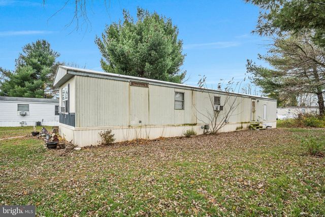 21 WILLOW TREE LN, Dover, PA 17315