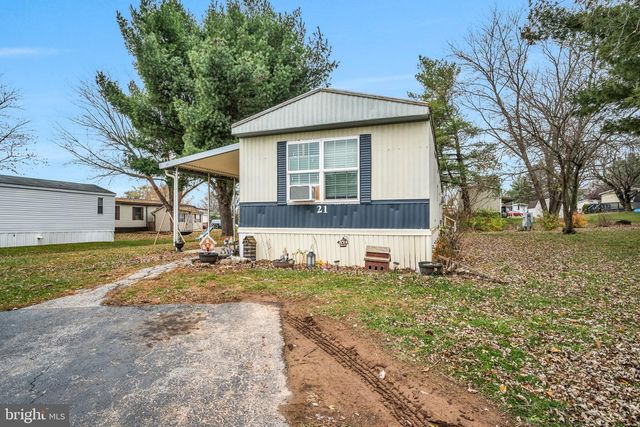 21 WILLOW TREE LN, Dover, PA 17315