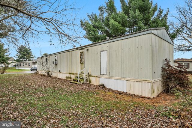 21 WILLOW TREE LN, Dover, PA 17315