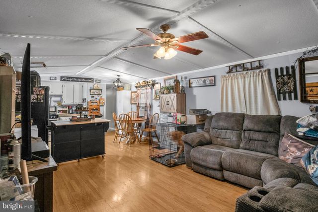 21 WILLOW TREE LN, Dover, PA 17315