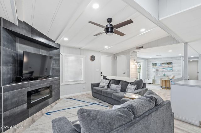 1621 E Villa Rita Drive, Phoenix, AZ 85022