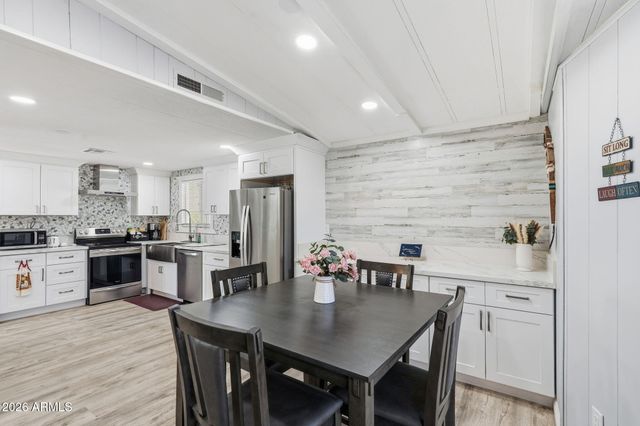1621 E Villa Rita Drive, Phoenix, AZ 85022