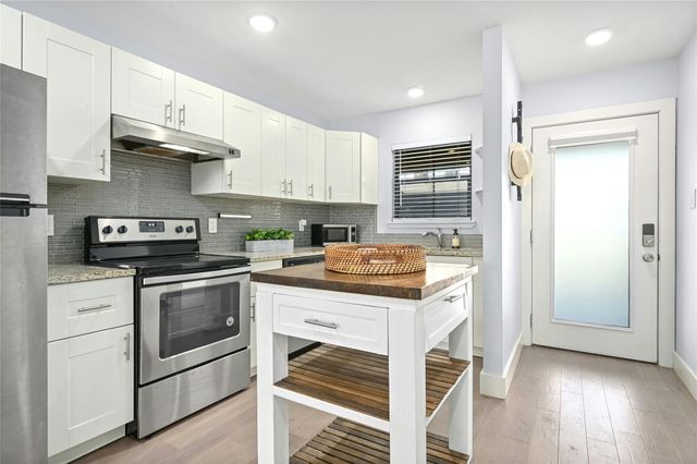 909 Reinli ST 228, Austin, TX 78751