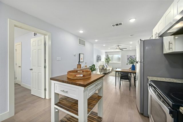 909 Reinli ST 228, Austin, TX 78751