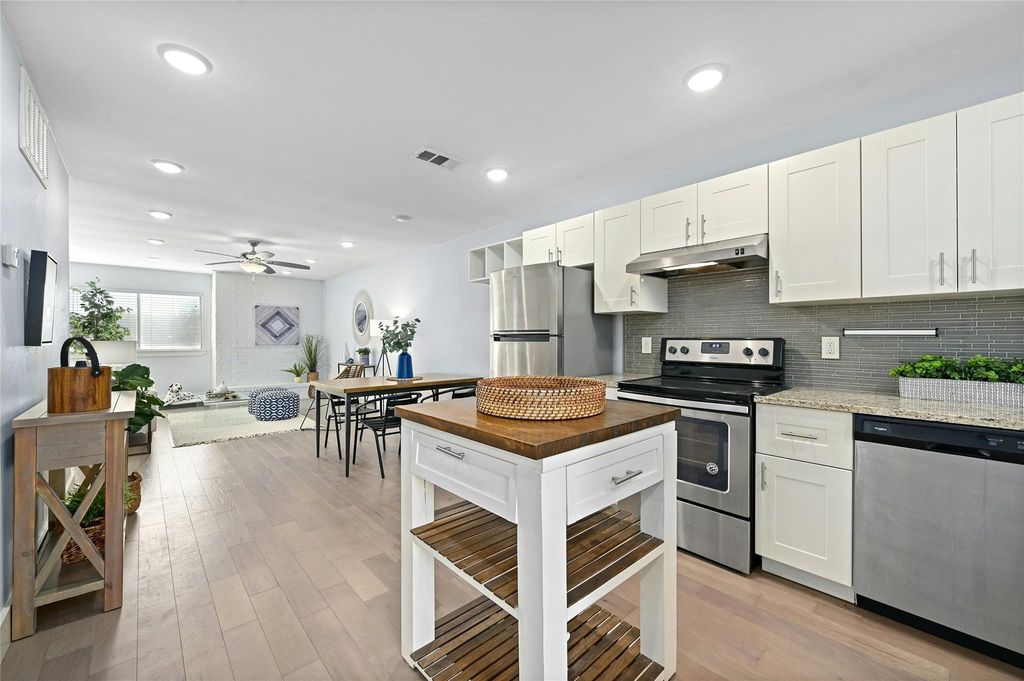 909 Reinli ST 228, Austin, TX 78751