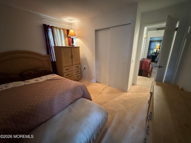 7 Chelsea Drive, Whiting, NJ 08759
