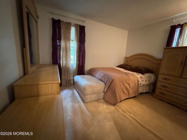 7 Chelsea Drive, Whiting, NJ 08759