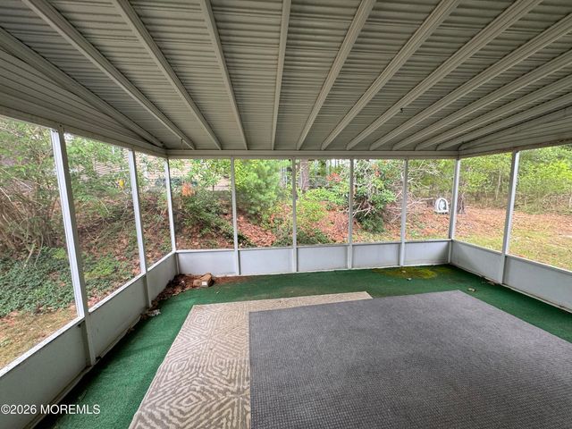 7 Chelsea Drive, Whiting, NJ 08759