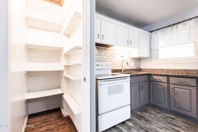 311 Oxford Ln, Louisville, KY 40229