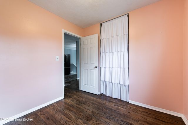 311 Oxford Ln, Louisville, KY 40229