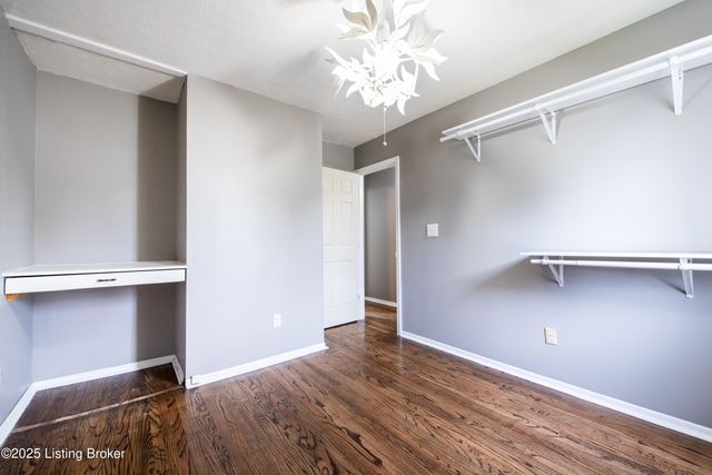 311 Oxford Ln, Louisville, KY 40229